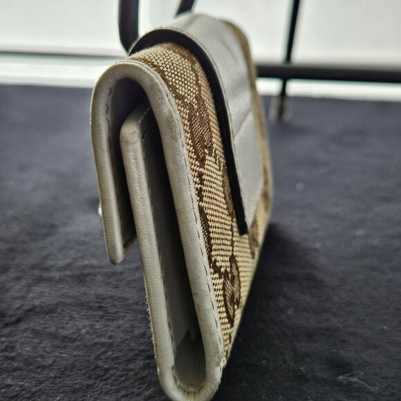 Gucci Monogram GG Key Holder Case - 3.5" x 2.5" - Picture 4 of 10